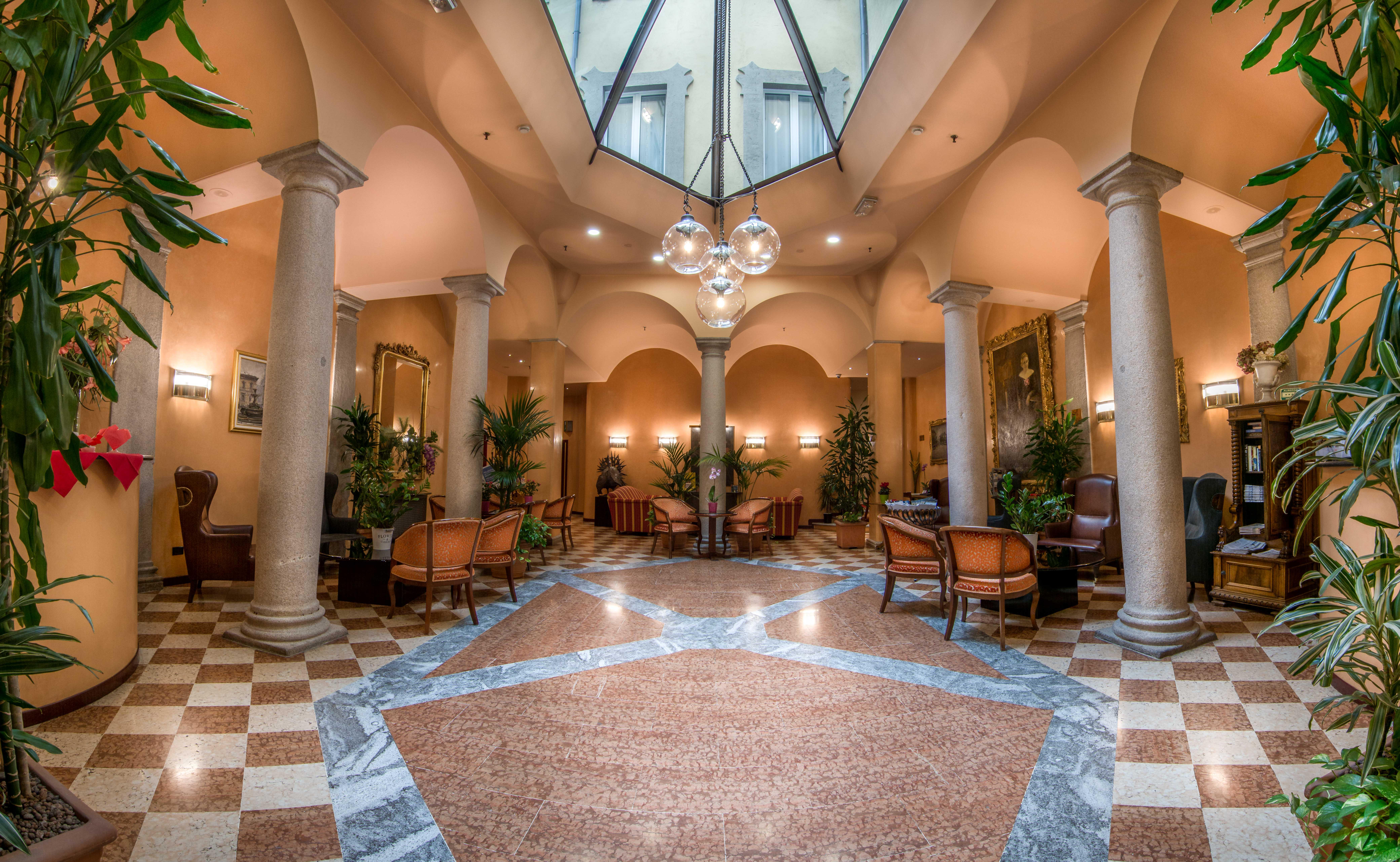 Hotel Regina, Milan